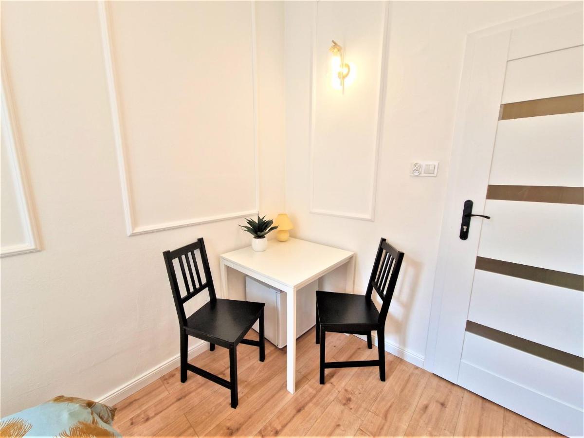 J&W Apartments Swietojanska Rooms Varşova Dış mekan fotoğraf