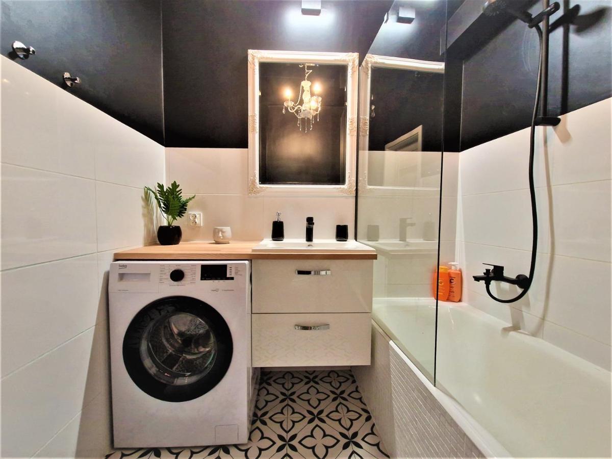 J&W Apartments Swietojanska Rooms Varşova Dış mekan fotoğraf