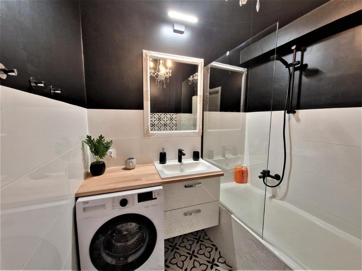 J&W Apartments Swietojanska Rooms Varşova Dış mekan fotoğraf