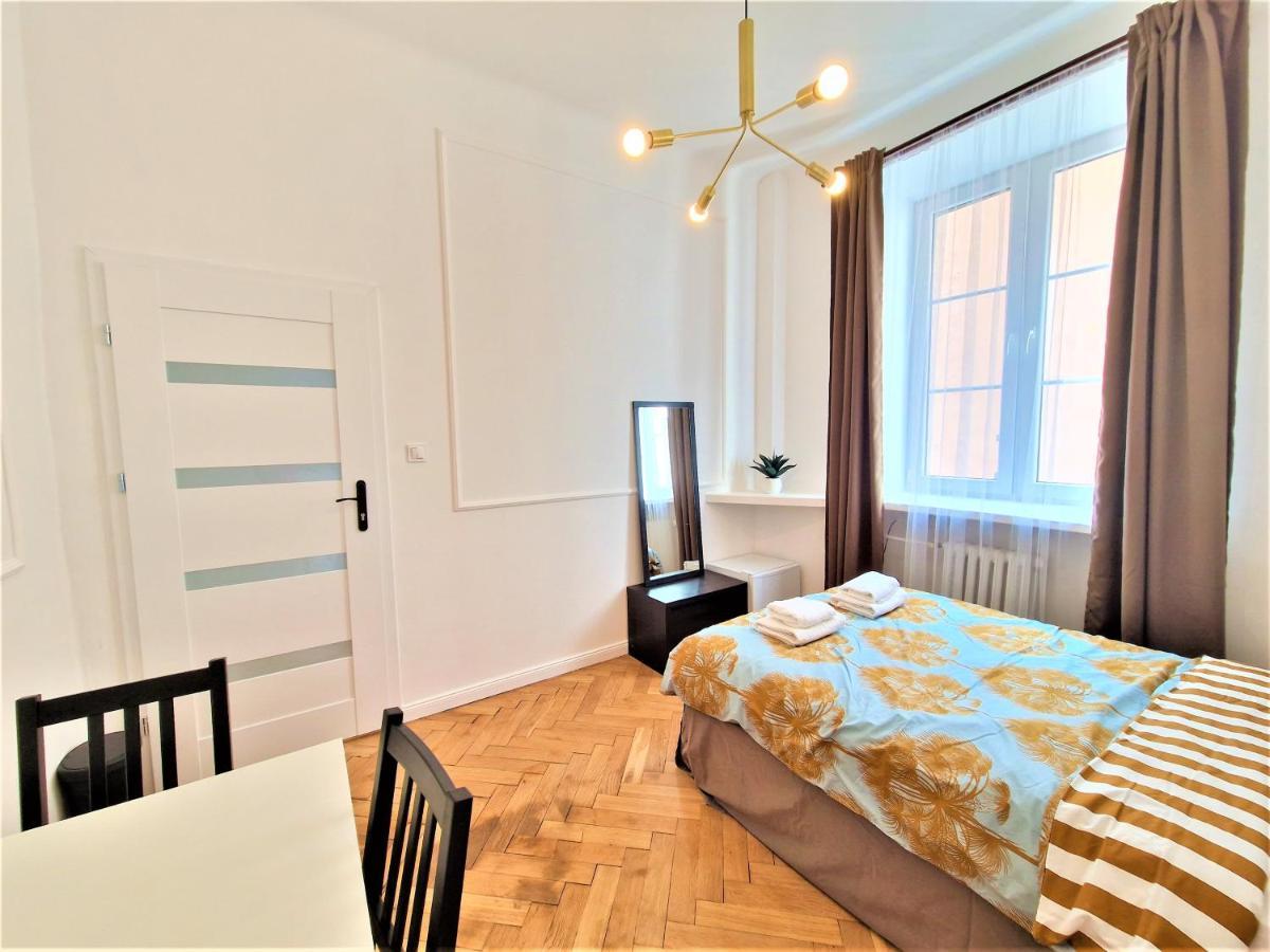 J&W Apartments Swietojanska Rooms Varşova Dış mekan fotoğraf